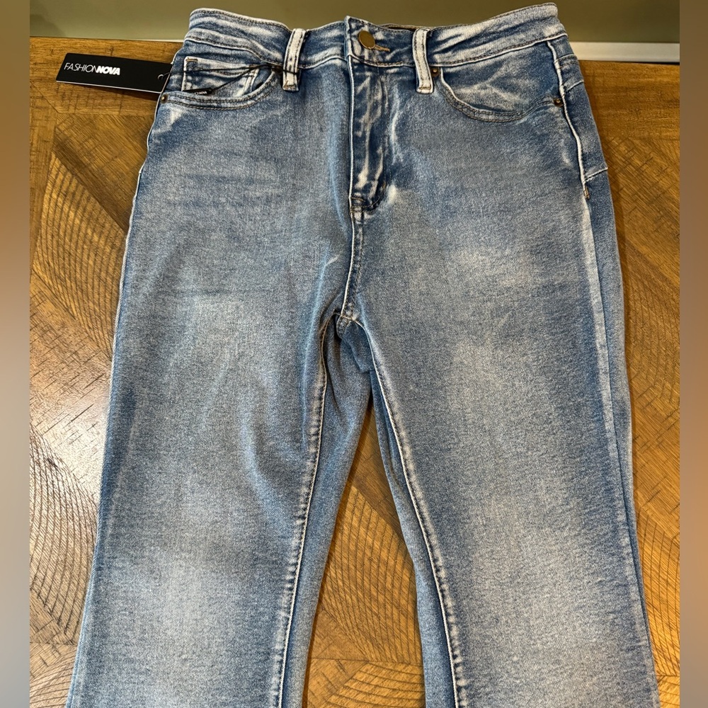 Fashion Nova Gemma Sculpting Stretch Vintage Wash High Waist Flare Jeans NWT - Picture 3 of 13